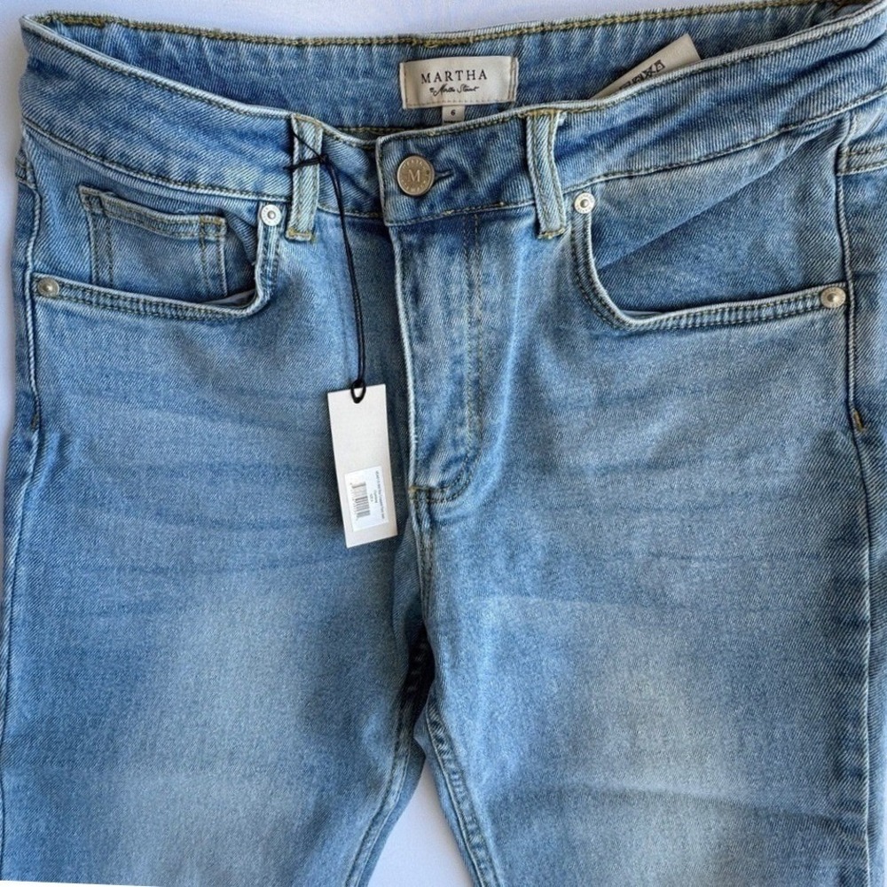 Martha Stewart Mid Rise Cropped Flare Jeans Chambray Blue MSA0133 Size 6 NEW - Picture 3 of 9